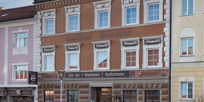 Pensionen - Art der Pension: Gasthaus mit Zimmervermietung - Lohnsburg - Hausansicht - Gasthof Scherzl