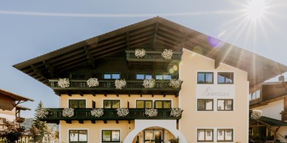 Pensionen - Langlaufloipe - Gosau - Außenansicht im Sommer - B&B Hotel Die Bergquelle