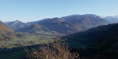 Pensionen - Wanderweg - Grünau im Almtal - Ausblick hinein nach Grünau, von unserm Hausberg - Roithhof