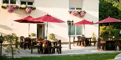 Pensionen - Fahrradverleih - Oberösterreich - Terrasse zum Frühstücken und Relaxen - Pension Knoll ****