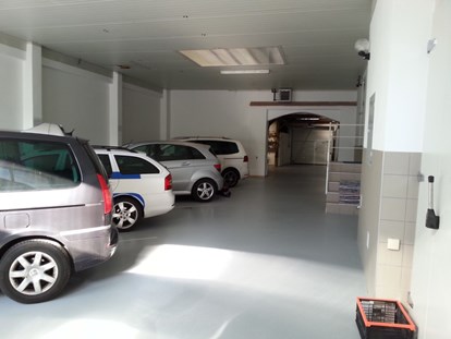 Pensionen - Garage für Zweiräder - Mörbisch am See - Weingut und Gästehaus Heiss