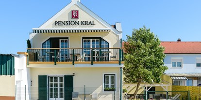 Pensionen - Radweg - Neusiedler See - Pension Kral - Ansicht vom hinten  - Pension Kral bike & wine