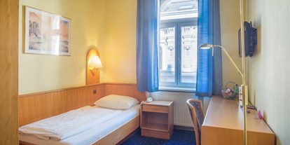 Pensionen - Oberwaltersdorf - Einbettzimmer mit Dusche, WC, digitalem Kabel-TV und Minibar - Hotel-Pension Wild