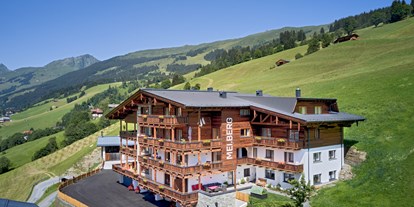Pensionen - Garage für Zweiräder - St. Johann in Tirol - Außenansicht Appartementhaus Mei.Berg - Mei.Berg