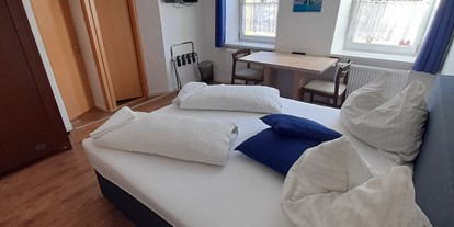 Pensionen - Umgebungsschwerpunkt: Fluss - Jenig - Schlafzimmer appartment Kreuzeck und Doppelzimmer - Frühstückspension Ferienhaus Kolbnitz