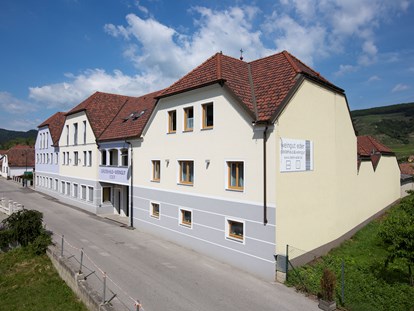 Pensionen - Umgebungsschwerpunkt: am Land - Niederösterreich - Wir liegen direkt am Donauradweg - rechtes Donauufer - Gästehaus Eder