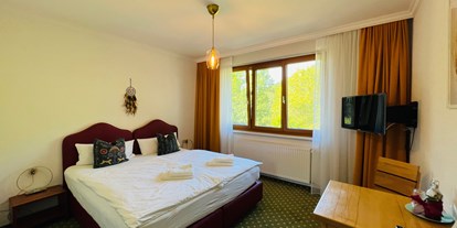Pensionen - WLAN - St. Aegyd am Neuwalde - Doppelzimmer mit Doppelbett - Dorfpension Mariahilfberg