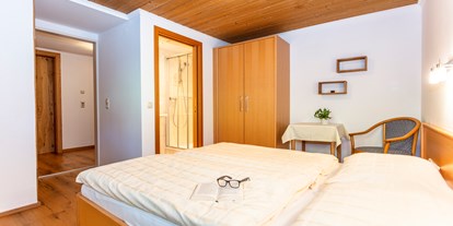 Pensionen - Kühlschrank - Dienten am Hochkönig - Appartment 1 - Doppelzimmer - Apartments Salzburgerhof