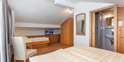 Pensionen - Balkon - Kirchberg in Tirol - Appartment 3 - Dreibettzimmer - Apartments Salzburgerhof