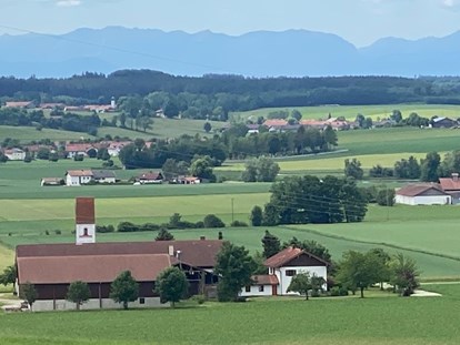 Pensionen - Hunde: auf Anfrage - Bayern - Blick in die Berge  aufgenommen vom Fuchsberg - Pension am Weberhof