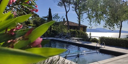 Pensionen - Terrasse - Manerba del Garda - Unser Schwimmbad - Villa Schindler