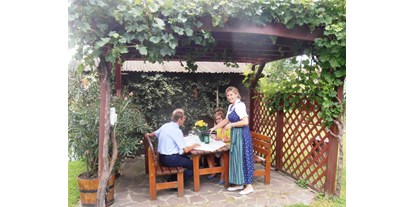 Pensionen - Frühstück: Frühstücksbuffet - Weißenkirchen in der Wachau - Gartenlaube - Gästehaus Punz