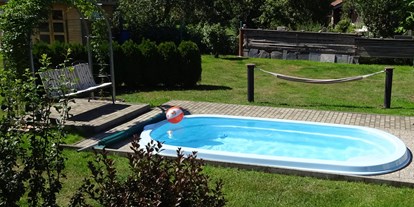 Pensionen - Pool - Thüringen - Garten mit Pool - Pension Eichhorn
