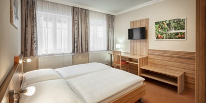 Pensionen - Garten - Dürnstein - Appartement:
Zwei Doppelbettzimmer - "URLAUB AM LAND" Gaestezimmer und Ferienwohnung Beate Holzer