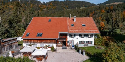 Pensionen - Restaurant - Balderschwang - Südseite des Hofes - Am Hof Jungholz