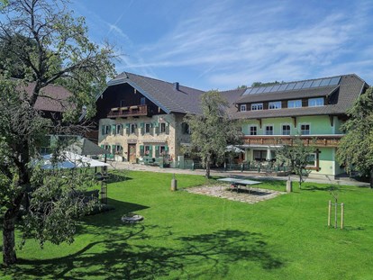 Pensionen - WLAN - Bad Dürrnberg - Blick auf unsere Pension - Pension Fischerhof