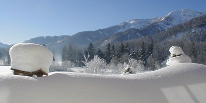 Pensionen - Umgebungsschwerpunkt: Berg - Thalgau - Winter vor dem Haus - Haus Hirschpoint