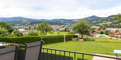 Pensionen - Moosburg (Moosburg) - Die wunderschöne Aussicht von Terrasse oder Balkon - Ferienwohnungen Ingrid