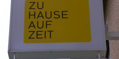 Pensionen - Garage für Zweiräder - Alkoven - "Zu Hause auf Zeit GmbH" + 5 Wohnungen