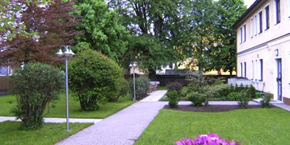 Pensionen - Garten - Ottnang - "Zu Hause auf Zeit GmbH" + 5 Wohnungen