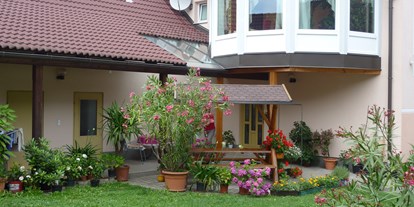 Pensionen - Umgebungsschwerpunkt: am Land - Albrechts - Privatzimmer oder Ferienwohnung im schönen Blumenhof - Gertis Blumenhof 