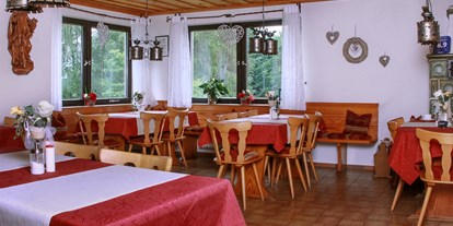Pensionen - Frühstück: Frühstücksbuffet - Bad Alexandersbad - Frühstücksraum - Landhaus am Forst