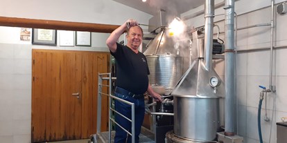 Pensionen - Gerach (Bamberg) - Genießen Sie unser selbstgebrautes Bier aus der hauseigenen Brauerei "Hümmer Bräu" - Pension Karin