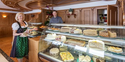 Pensionen - Winkelhaid - Lassen Sie sich verwöhnen von täglich guter bayerischer Küche,
in neu renovierten Gasträumen, mit
 Spezialitäten aus der Pfanne, sowie eine große
 Auswahl unserer bekannten Kuchen und Torte.
 - Landgasthof-Pension Anni