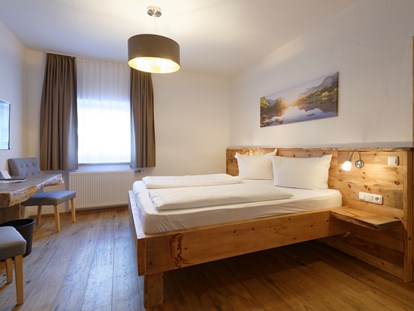 Pensionen - Umgebungsschwerpunkt: Berg - Ehrwald - Kleines Doppelzimmer ohne Balkon - Hotel Garni Alpengruß