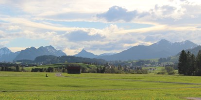 Pensionen - Umgebungsschwerpunkt: am Land - Roßhaupten - Bauernhof Hefele: Blick von Hopferwald Richtung Hopferau - Ferienhof Hefele