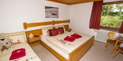 Pensionen - Skiverleih - Frauenau - unser Familienzimmer "Stonehaven" mit Doppelbett und Doppelschlafcouch - The Scottish Highlander Guesthouse