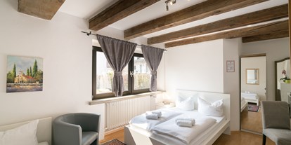 Pensionen - Alling - Dreibettzimmer in der Verdistr. 21 - guenstigschlafen24.de ... die günstige Alternative zum Hotel