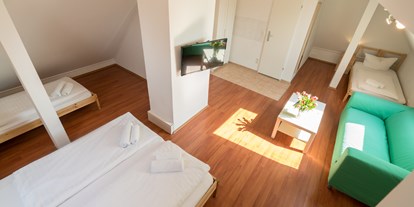 Pensionen - Umgebungsschwerpunkt: Stadt - Gröbenzell - Fünfbettzimmer in der Verdistr. 104 - guenstigschlafen24.de ... die günstige Alternative zum Hotel