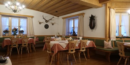 Pensionen - Umgebungsschwerpunkt: See - Mittenwald - Unsere gemütliche Gaststube - Pension St. Leonhard