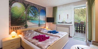 Pensionen - Garten - Warmensteinach - Doppelzimmer mit Aufbettungsmöglichkeit - Gruppenferienhäuser & Hotel-Pension Dressel