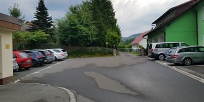 Pensionen - Umgebungsschwerpunkt: See - Warmensteinach - Parkplätze - Gruppenferienhäuser & Hotel-Pension Dressel