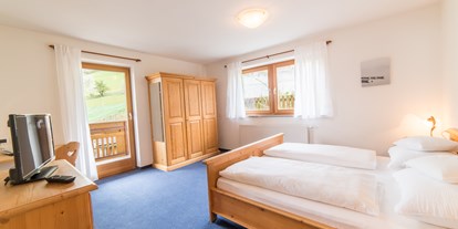 Pensionen - Umgebungsschwerpunkt: am Land - Feldthurns - Unsere schönen Doppelzimmer mit Balkon - Pension Klausthaler 