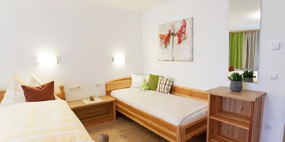 Pensionen - Garten - Pongau - Dreibettzimmer mit Balkon - Zusatzbett - B&B Landhaus Vierthaler