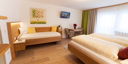 Pensionen - Umgebungsschwerpunkt: Berg - Obertraun - Dreibettzimmer mit Balkon - B&B Landhaus Vierthaler