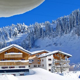 Frühstückspension: Haus Rothorn auf 1.500m Seehöhe; nur 4 Minuten vom Skigebiet enfernt und Skiabfahrt bis zum Haus - Haus Rothorn Appartements