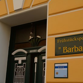 Frühstückspension: Frühstückspension Haus Barbara: Gepflegte Gastlichkeit in der Nibelungenstadt Pöchlarn. - Frühstückspension Haus Barbara